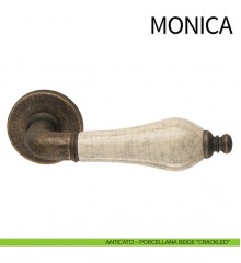 DND MONICA античная отделка/беж. фарфор  Дверные ручки DND by Martinelli (Италия)